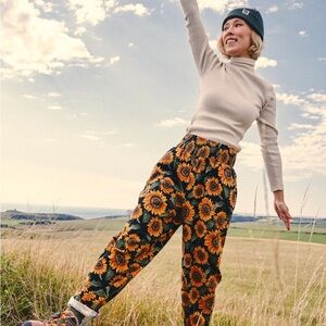 Alexa - Cotton Trousers in Sunflower Print